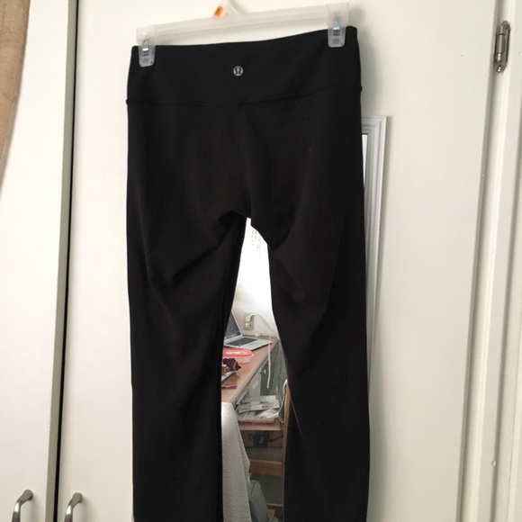 Cropped wonder under lululemon leggings - Picture 2 of 7